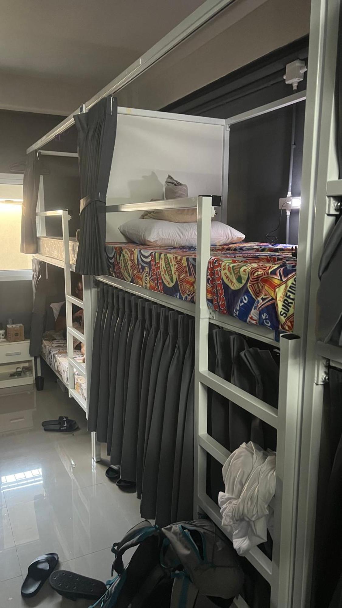 W District Guesthouse バンコク都 エクステリア 写真