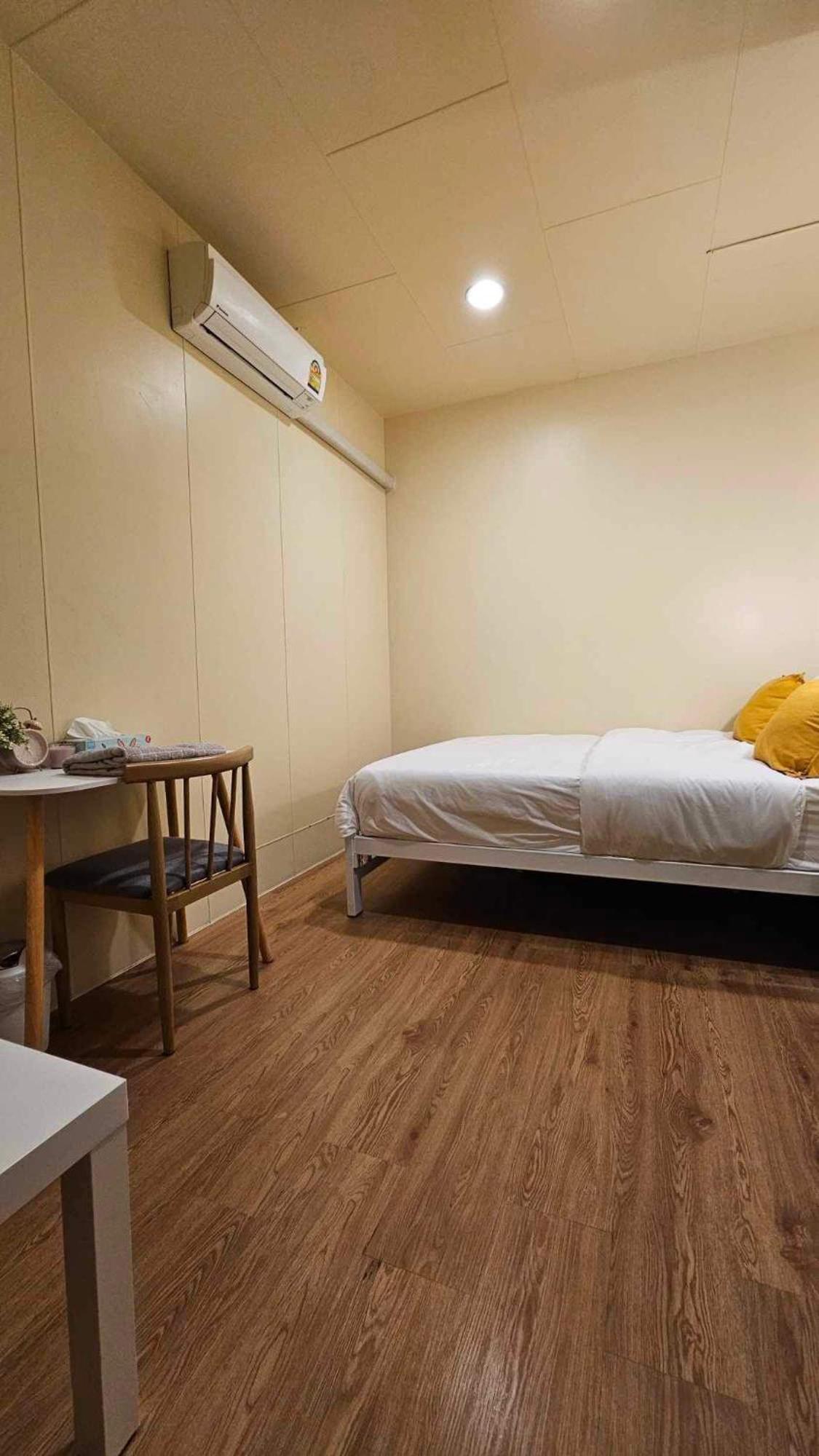W District Guesthouse バンコク都 エクステリア 写真