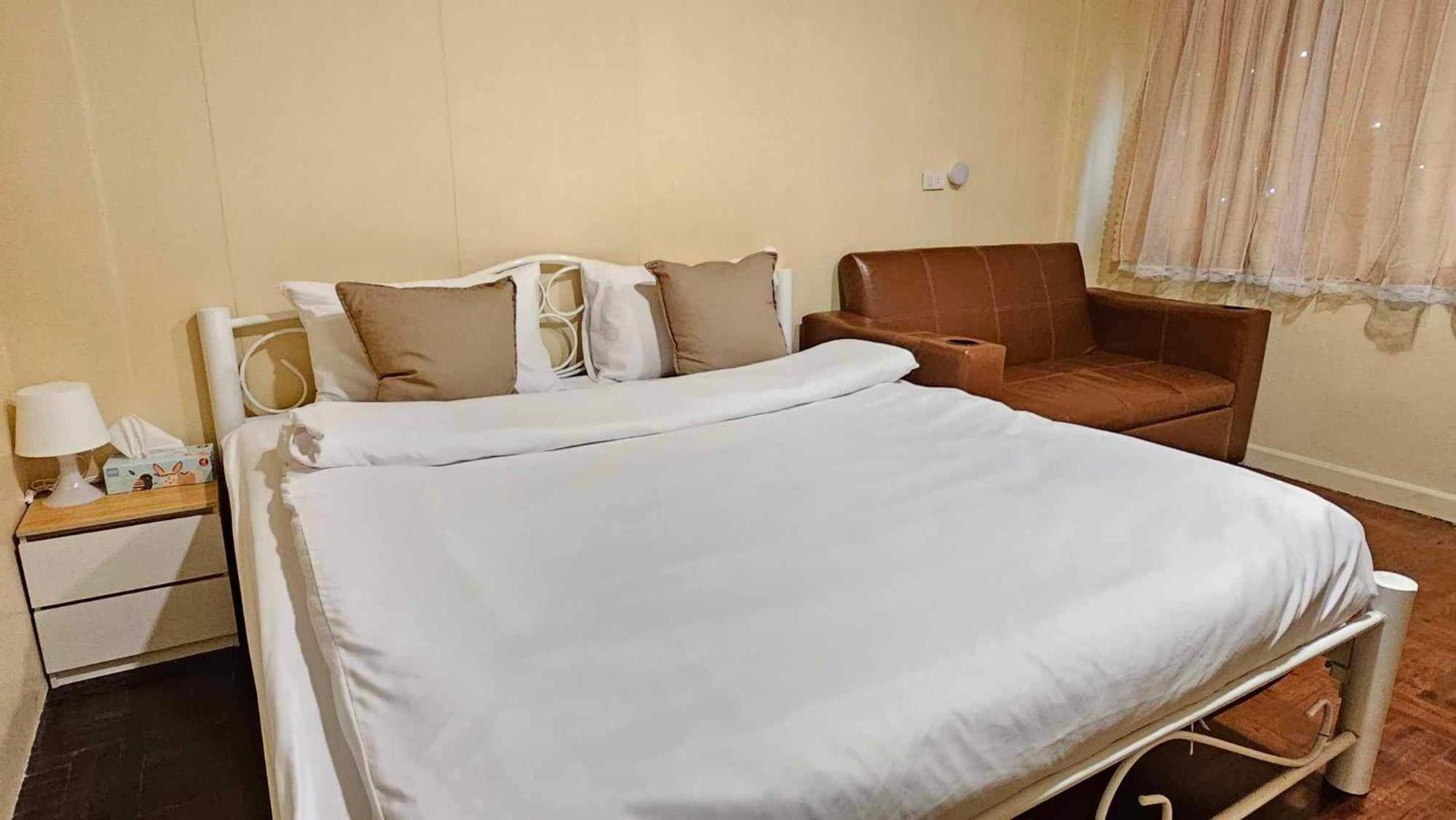 W District Guesthouse バンコク都 エクステリア 写真