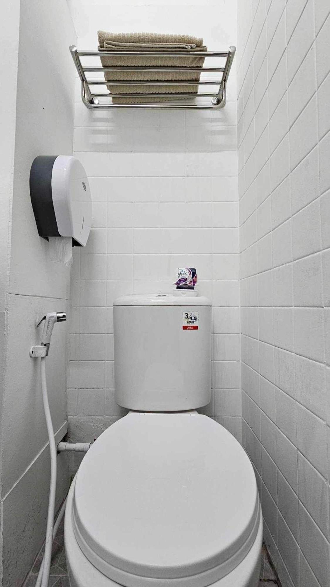 W District Guesthouse バンコク都 エクステリア 写真