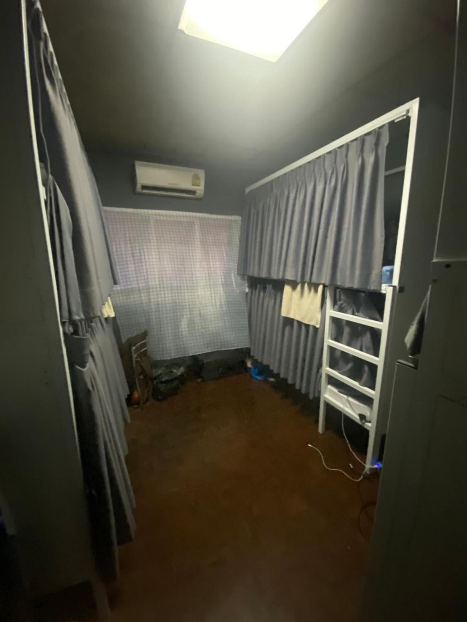 W District Guesthouse バンコク都 エクステリア 写真