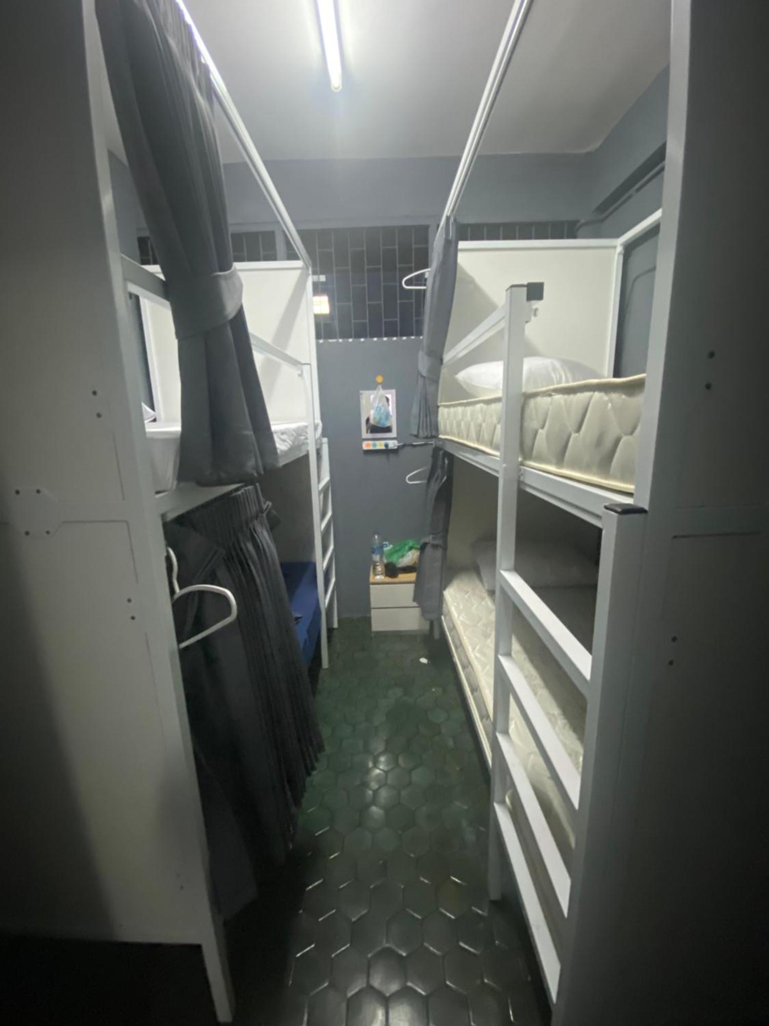 W District Guesthouse バンコク都 エクステリア 写真