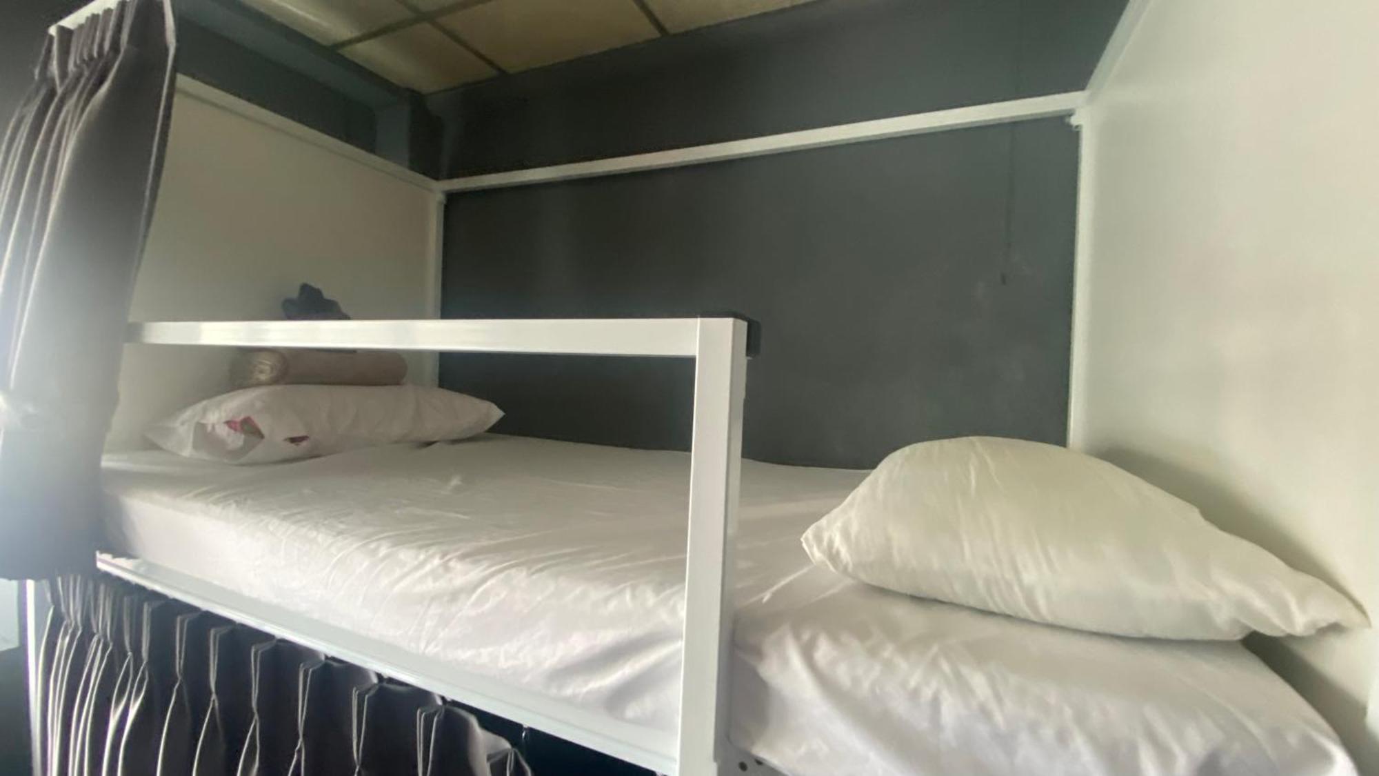 W District Guesthouse バンコク都 エクステリア 写真
