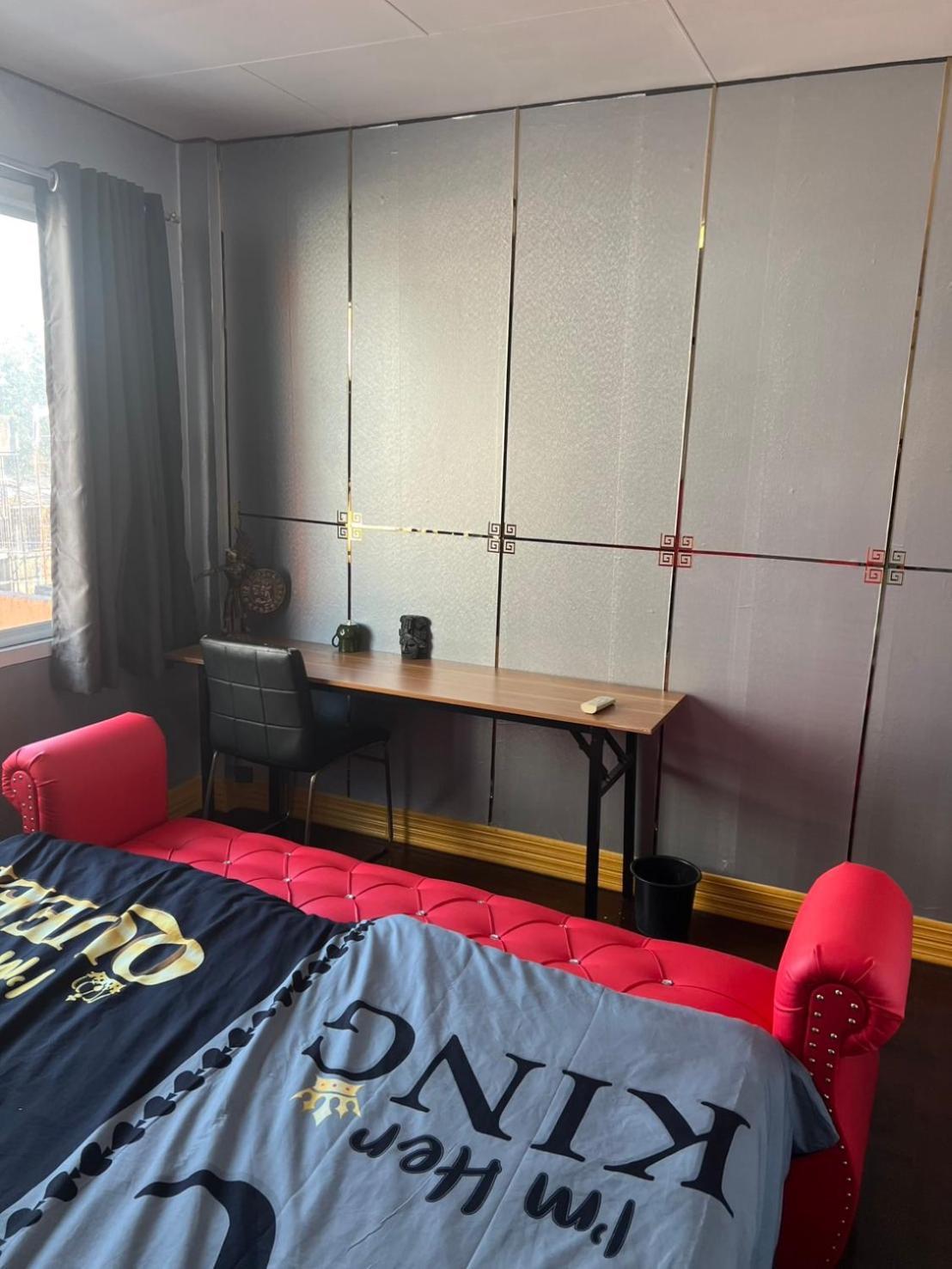 W District Guesthouse バンコク都 エクステリア 写真